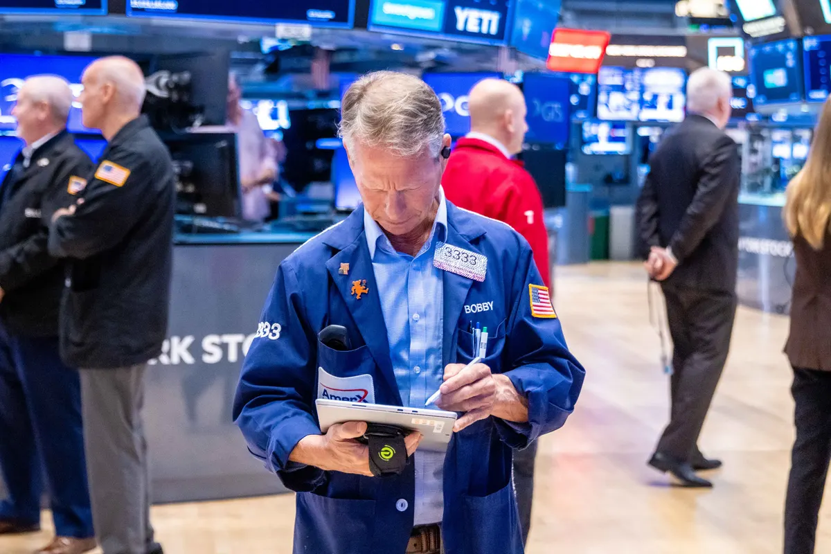 Futuros operam estáveis antes de dados de inflação ao produtor nos EUA