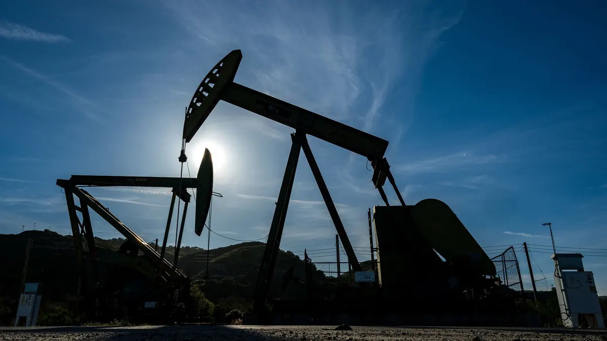 Petróleo volta a US$ 101 com escalada de conflito no Oriente Médio